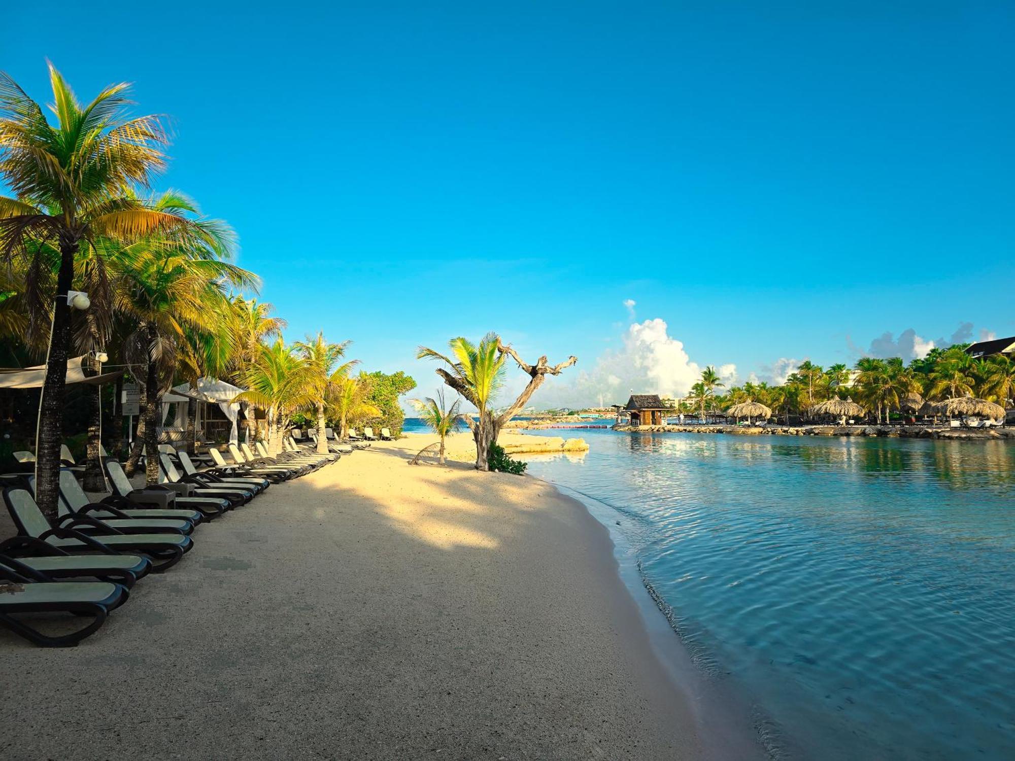 The Royal Sea Aquarium Resort Willemstad Bagian luar foto