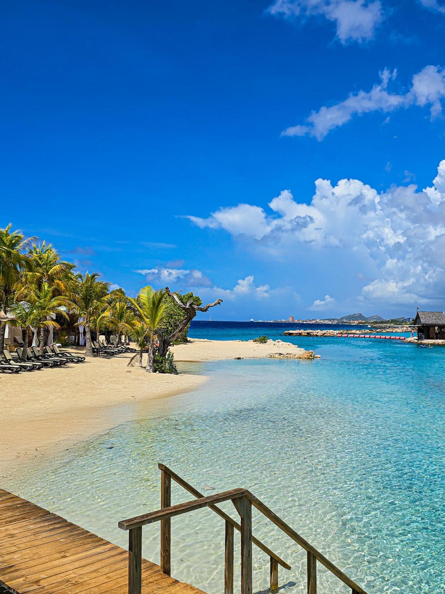 The Royal Sea Aquarium Resort Willemstad Bagian luar foto